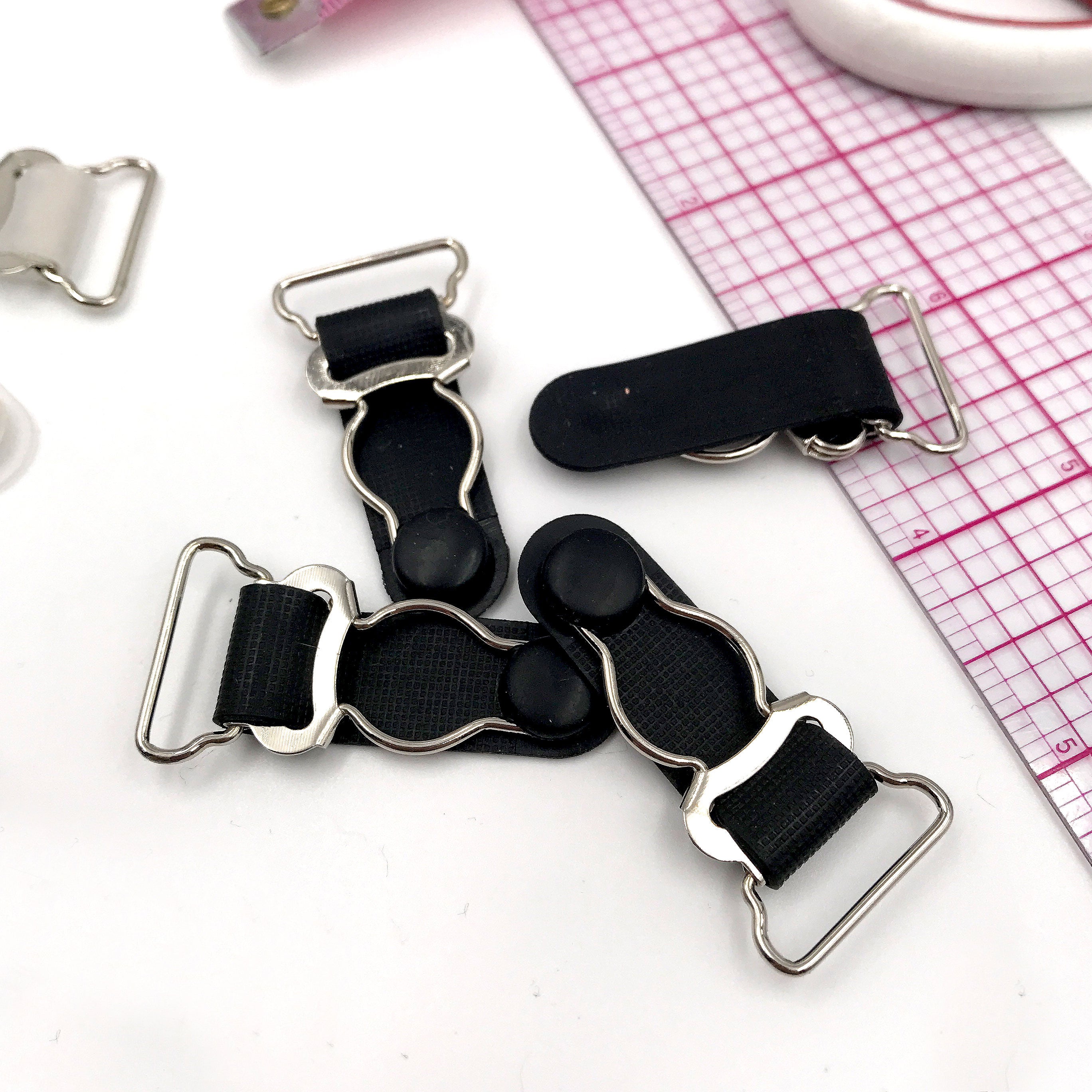 3/4" (20mm) Garter Clips for Lingerie in Clear/Silver or Black/Silver - Set of 4 - Stitch Love Studio