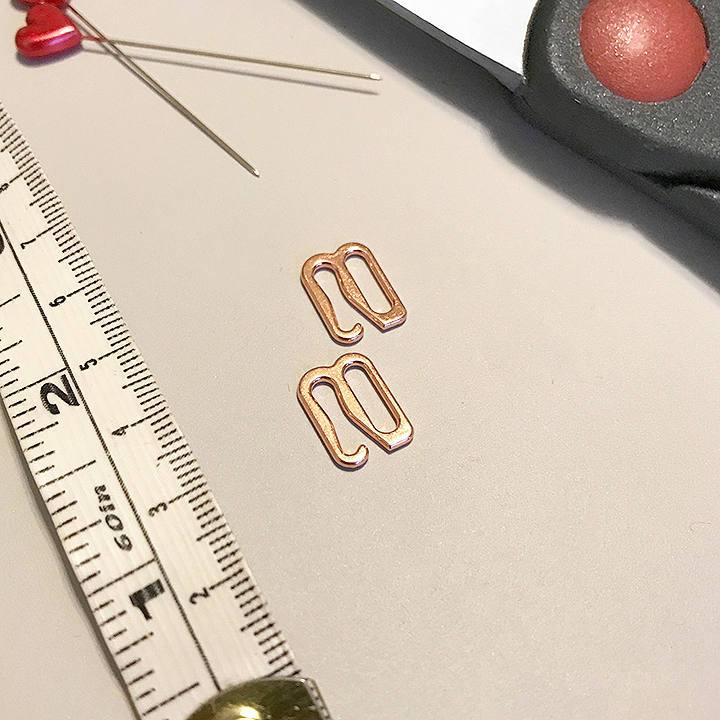 1/4" (6mm), 5/16" (8mm), 3/8" (10mm), 1/2" (12mm), 5/8" (15mm) Bra Strap Slider G Hook- Set of 2 - Stitch Love Studio