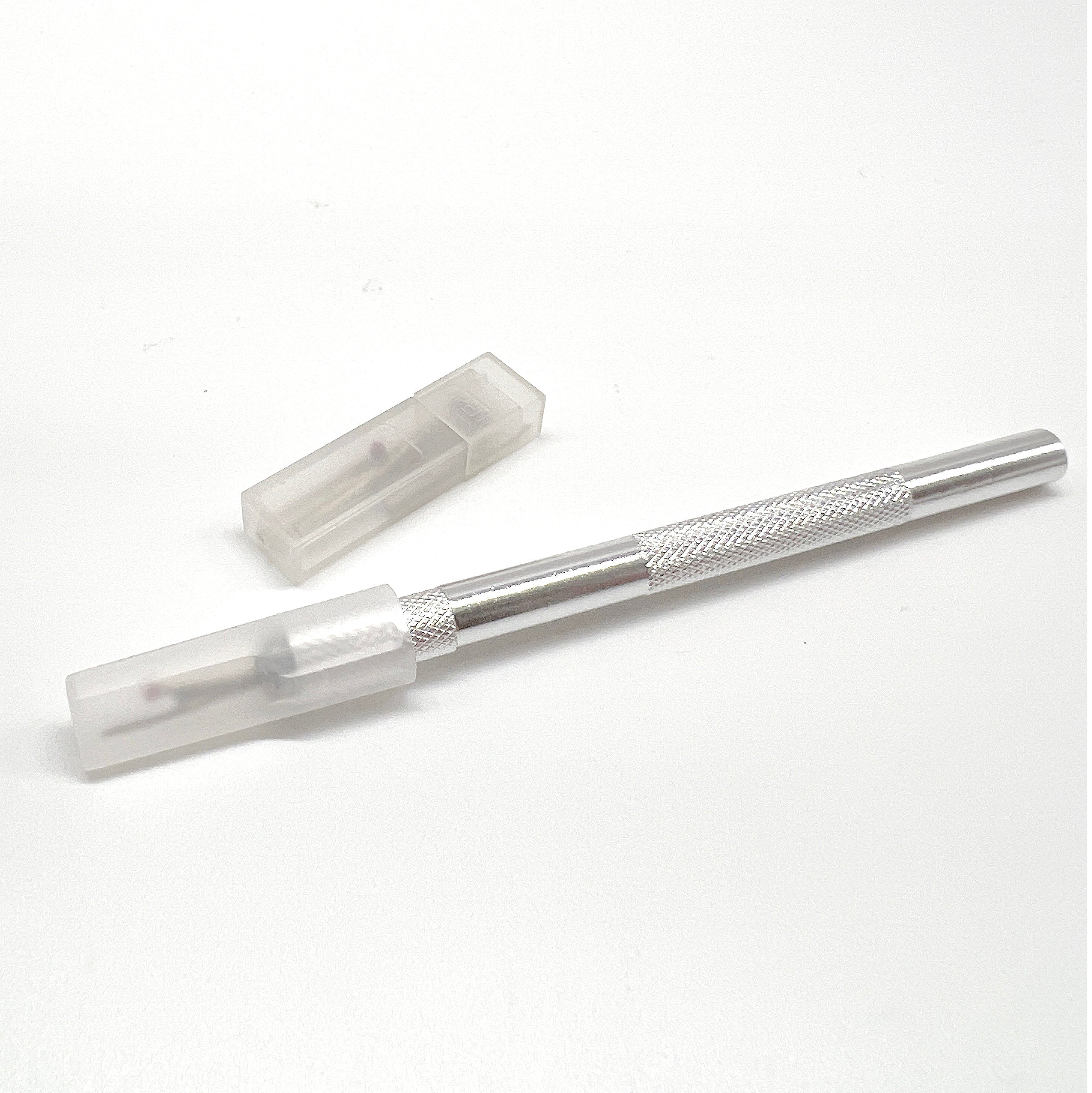 Precision Metal Seam Ripper Thread Cutters with Extra Tips in 2 Colors
